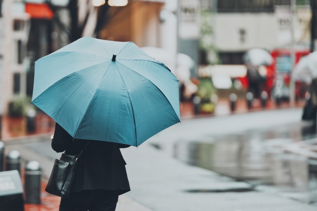 【雨の日の面接対策】梅雨の時期の就活マナーとは？