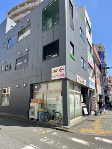 店舗ビル外観